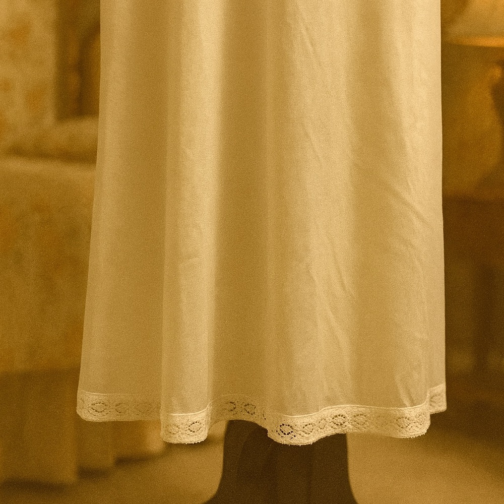 Vintage Sears Nylon Slip Dress Size 38 Cream Lace Hem Antron III - Picture 6 of 8